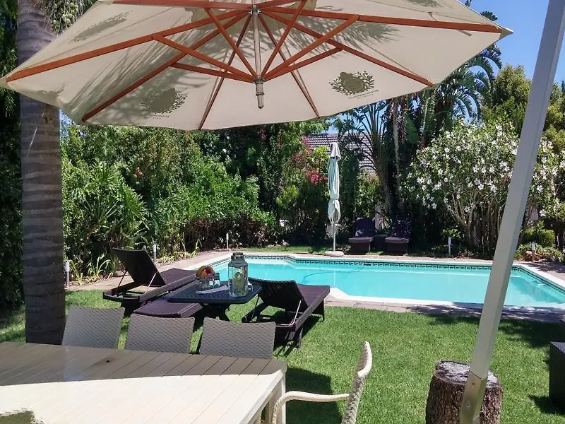 Gasthof Albourne Guesthouse Somerset West
